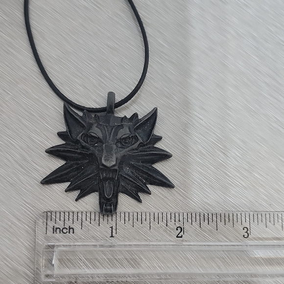 Black Wolf Pendant Necklace - Picture 5 of 5